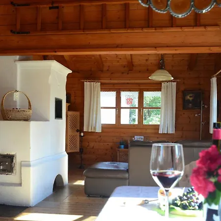 Blockhaus Rosa Reischl Нойбойерн